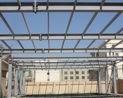 ستديو الجامعة الحديثة