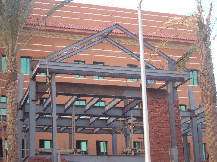 كلية الهندسة والإتصالات – الجامعة الحديثة